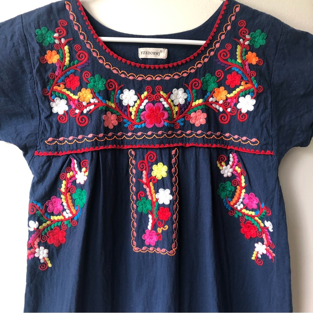YZXDORWJ embroidered shirt, size small.